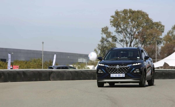 What Are the Steps to Replace the HID Bulbs in an Acura TL for Improved Night Vision?